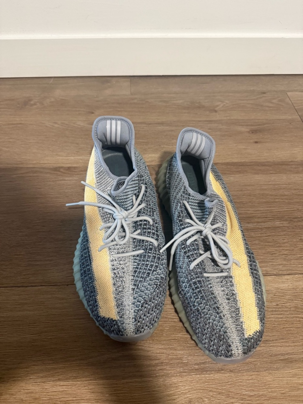adidas Yeezy boost 350 v2 ash blue
